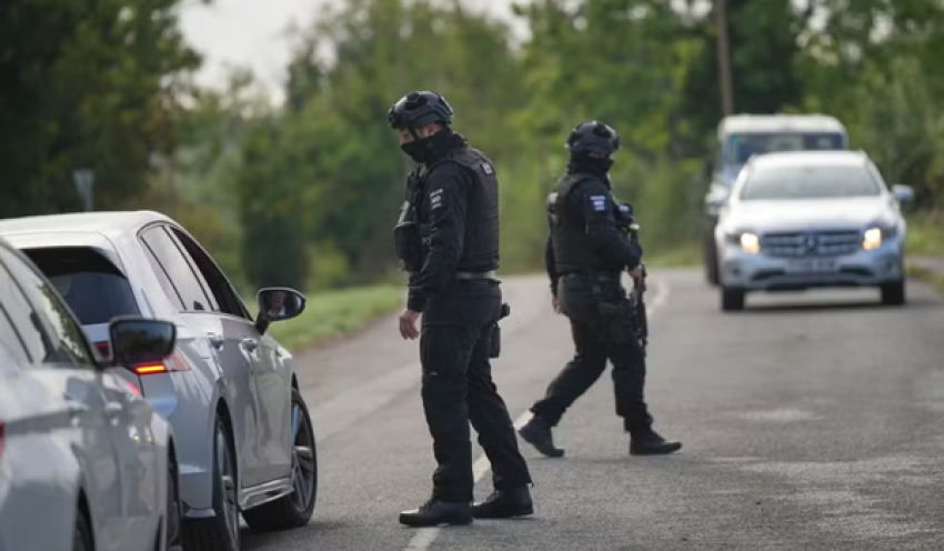 Suspeitos de tentativa de ataque terrorista no Reino Unido são soltos sob fiança