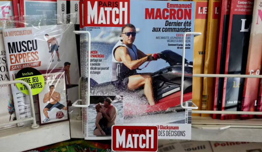 Macron é criticado por foto em jet ski em meio a onda de calor e incêndios na França