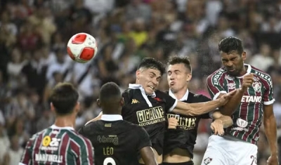 Em clássico com VAR, expulsões e polêmica, Fluminense e Vasco empatam sem gols