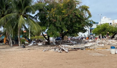 Barracas da orla de Cabedelo, PB, sem autorização de funcionamento são demolidas