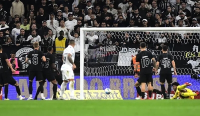 Corinthians tem gol anulado pelo VAR nos acréscimos e empata com o Grêmio