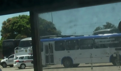 Motorista morre esmagado ao fazer vistoria em ônibus dentro de garagem de empresa em João Pessoa