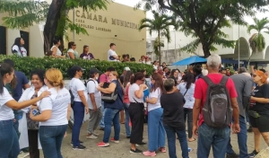 Profissionais de enfermagem protestam pelo pagamento do piso salarial nacional em João Pessoa