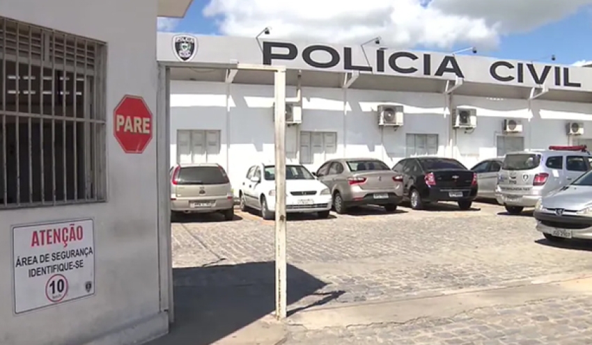 Dois adolescentes são apreendidos durante assalto a ônibus de turistas em Campina Grande