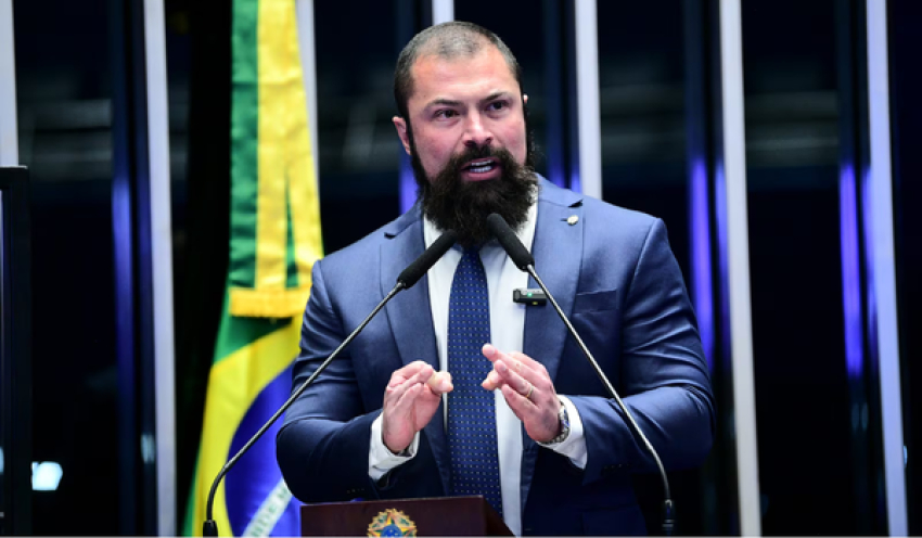 Relator defende uso do FGTS para compra de armas: ‘Garantia do direito à vida’