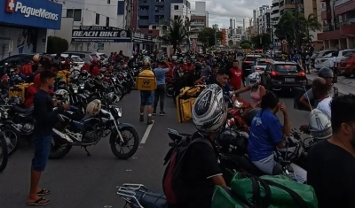 Entregadores de aplicativos realizam manifestação em João Pessoa