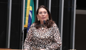 C&acirc;mara aprova proposta que regulamenta aposentadoria compuls&oacute;ria de empregados p&uacute;blicos aos 75 anos