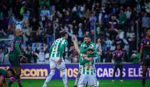 Com dois gols em dois minutos, Juventude vira sobre o Fluminense e vence no Jaconi