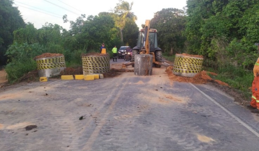 Ponte entre Alhandra e Caaporã é totalmente interditada e tráfego é feito por rotas alternativas