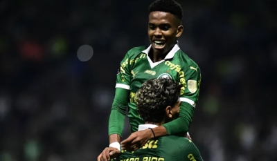 Estêvão brilha, e Palmeiras vence Liverpool-URU de virada na Libertadores