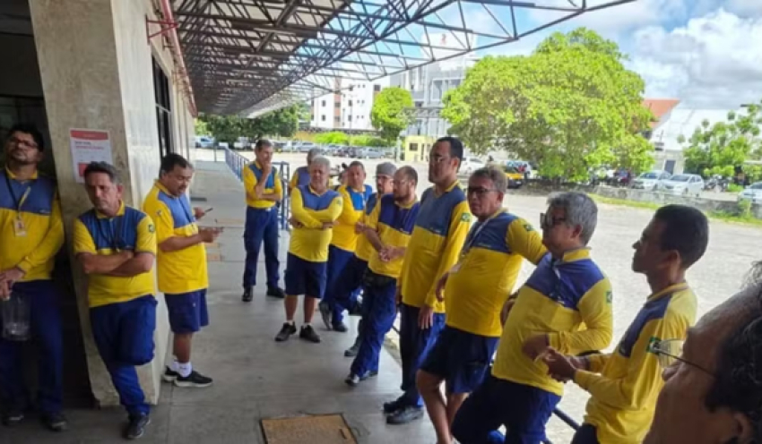 Trabalhadores dos Correios paralisam atividade, em João Pessoa, por agressões a carteiros na Paraíba