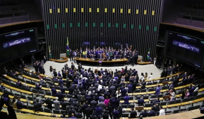 Partidos anunciam formação do maior bloco da Câmara, com 142 deputados federais