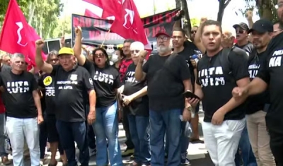 Servidores voltam a fazer protesto contra reajuste de 5% anunciado pelo governo da Paraíba