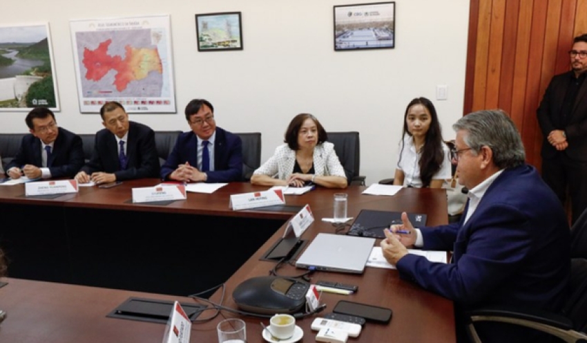 João Azevêdo trata de projeto do radiotelescópio Bingo e de novas parcerias em tecnologia com Consulado e empresa da China