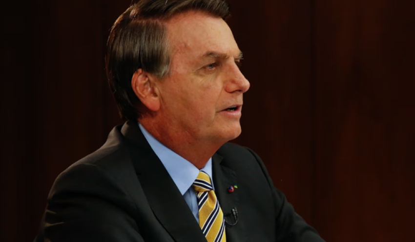 Bolsonaro recorre e pede novamente impedimento de Zanin e Dino em julgamento