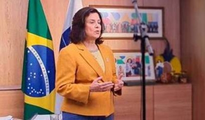 Ministra da Saúde diz que é hora de intensificar a vacinação contra a Covid-19