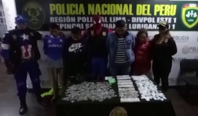 Policiais disfarçados de super-heróis prendem suspeitos de tráfico de drogas no Peru