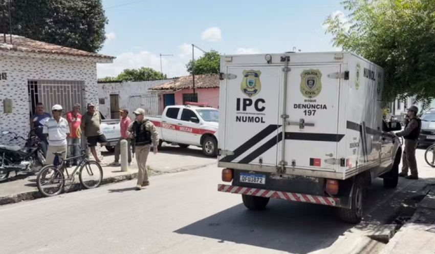 Mulher é morta a tiros dentro de casa, em Pedras de Fogo; polícia investiga feminicídio