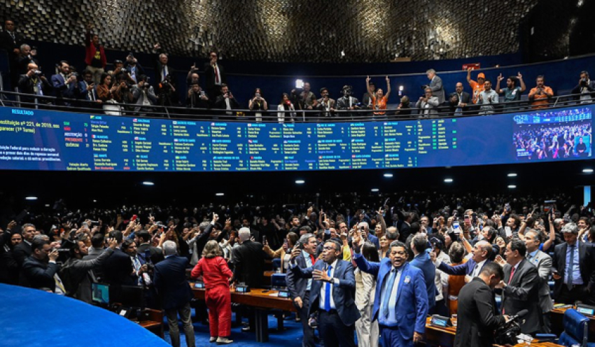 Senado aprova fim da escala 6x1