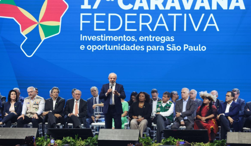 Lula questiona BC sobre corte da Selic: "esperava pelo menos 0,5%"