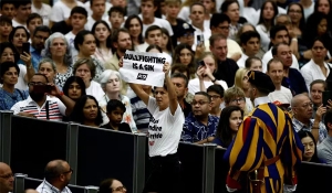 Papa é interrompido por ativistas de direitos dos animais em audiência no Vaticano