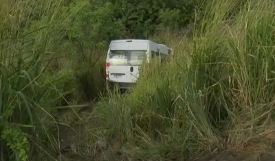 Acidente entre van e caminhão baú deixa mais de 10 pessoas feridas na BR-230, em Gurinhém, PB