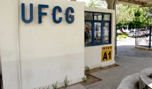 Professores da UFCG entram em greve por tempo indeterminado