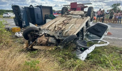 Acidente entre dois carros deixa três mulheres mortas e vítimas feridas no Sertão da Paraíba