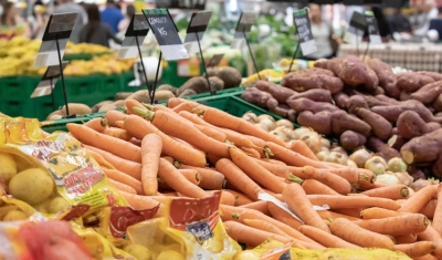 Preço de alimentos e bebidas cai pelo 5º mês seguido, mas ainda está acima do que era há 1 ano