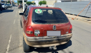 PRF apreende carro furtado e det&eacute;m homem por adultera&ccedil;&atilde;o na BR-230 em Soledade/PB