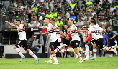 Rafael brilha, e São Paulo é campeão da Supercopa