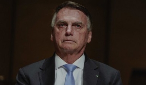 É ilógico que visita de Bolsonaro à embaixada fosse tentativa de fuga, diz defesa a Moraes