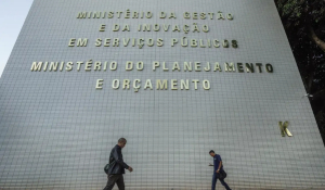 Governo pretende realocar R$ 20 bilhões no Orçamento de 2027