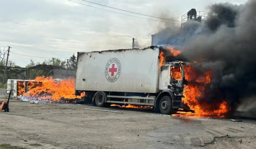 Comboio da Cruz Vermelha é atacado na Ucrânia, e três morrem