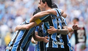 Grêmio vence o São Paulo e garante permanência na Série A