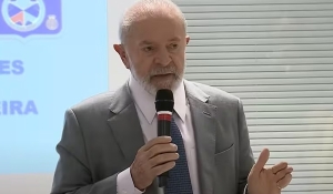 Lula critica privatizações e diz que Telebras vai estar a serviço da soberania nacional