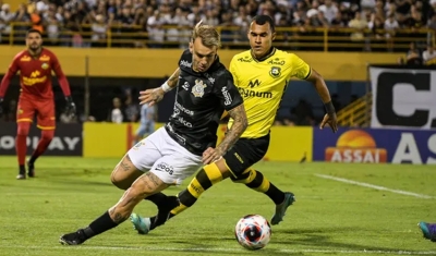 São Bernardo faz gols &quot;relâmpago&quot;, vence e freia Corinthians no Paulista