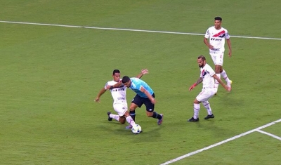 Grêmio joga bem, vence o Ferroviário na Arena e avança na Copa do Brasil