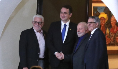 Lula janta com Pacheco e PT oficializa apoio à reeleição no Senado