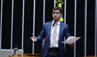 TSE multa Nikolas, Zambelli, Eduardo e Flávio Bolsonaro por fake news contra Lula em 2022