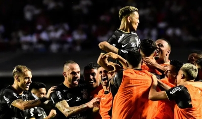 Corinthians vence São Paulo, encerra jejum no Morumbi e sobe na tabela