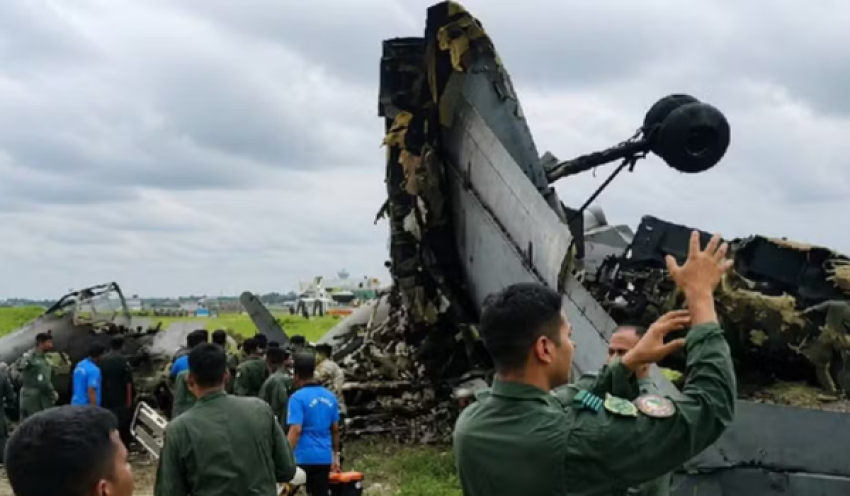 Queda de avião militar deixa cinco mortos na Índia