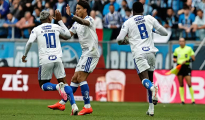 Com hat-trick de Kaio Jorge, Cruzeiro vira e afunda o Grêmio no Z-4