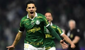 Palmeiras domina, vence dérbi e afunda Corinthians na zona de rebaixamento