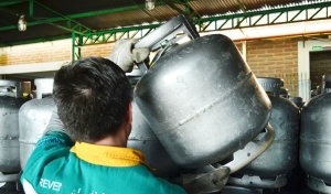 Preço do gás de cozinha será reajustado a partir do dia 1º de fevereiro e pode passar de R$ 120 na Paraíba