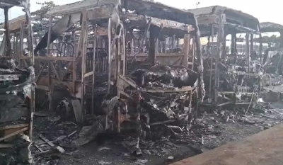 Incêndio em garagem destrói 5 ônibus de transporte público de João Pessoa