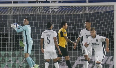 Gatito brilha, Botafogo segura pressão do Guaraní-PAR e avança para as quartas de final da Copa Sul-Americana