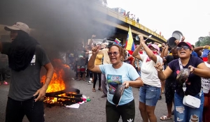 Após 2,4 mil prisões, Venezuela solta 956 detidos por protestos contra eleição de Maduro