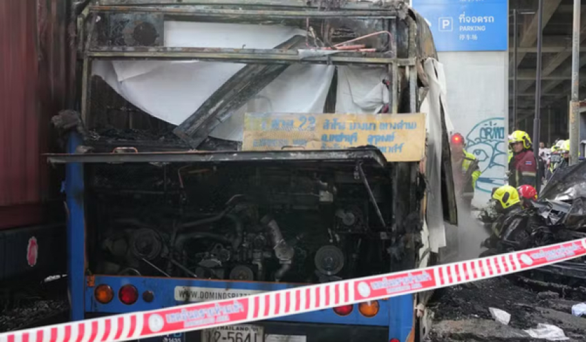 Acidente entre trem e ônibus deixa 8 mortos e 25 feridos em Bangkok, na Tailândia