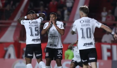 Corinthians empate sem gols com Argentinos Juniors e chega a oito jogos sem vencer